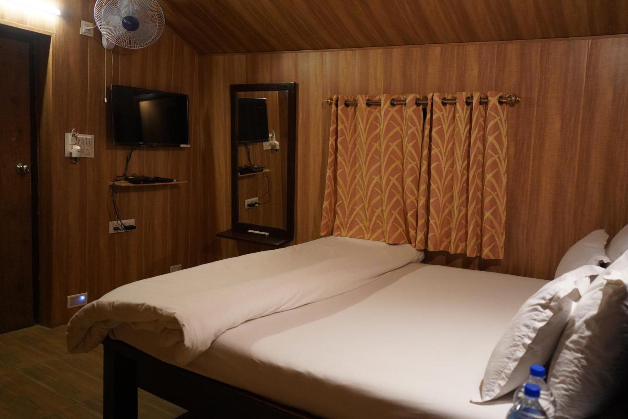 Hill 'N' You - A Boutique Garden Resort Mount Abu Exterior photo