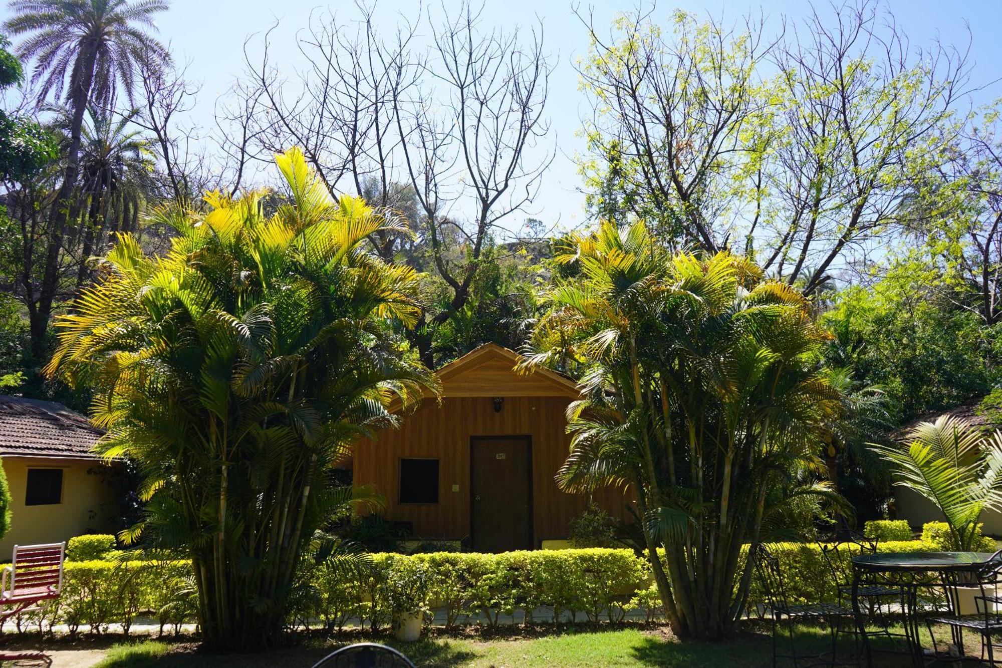 Hill 'N' You - A Boutique Garden Resort Mount Abu Exterior photo