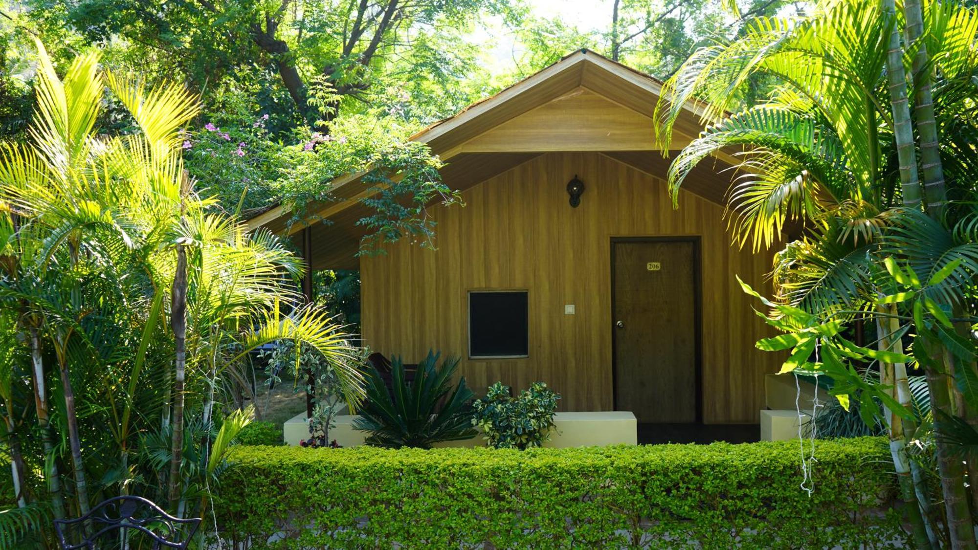 Hill 'N' You - A Boutique Garden Resort Mount Abu Exterior photo