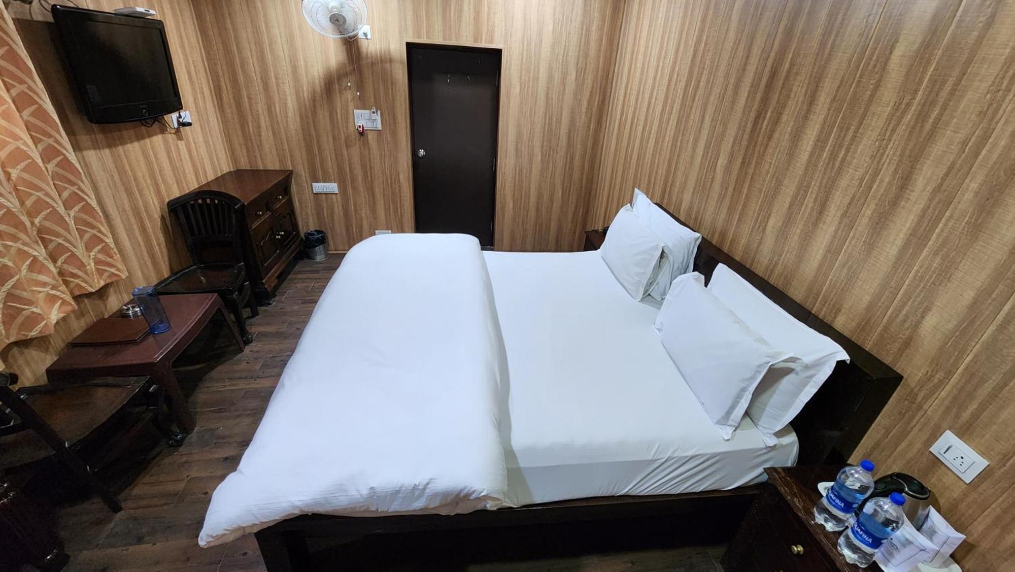 Hill 'N' You - A Boutique Garden Resort Mount Abu Exterior photo