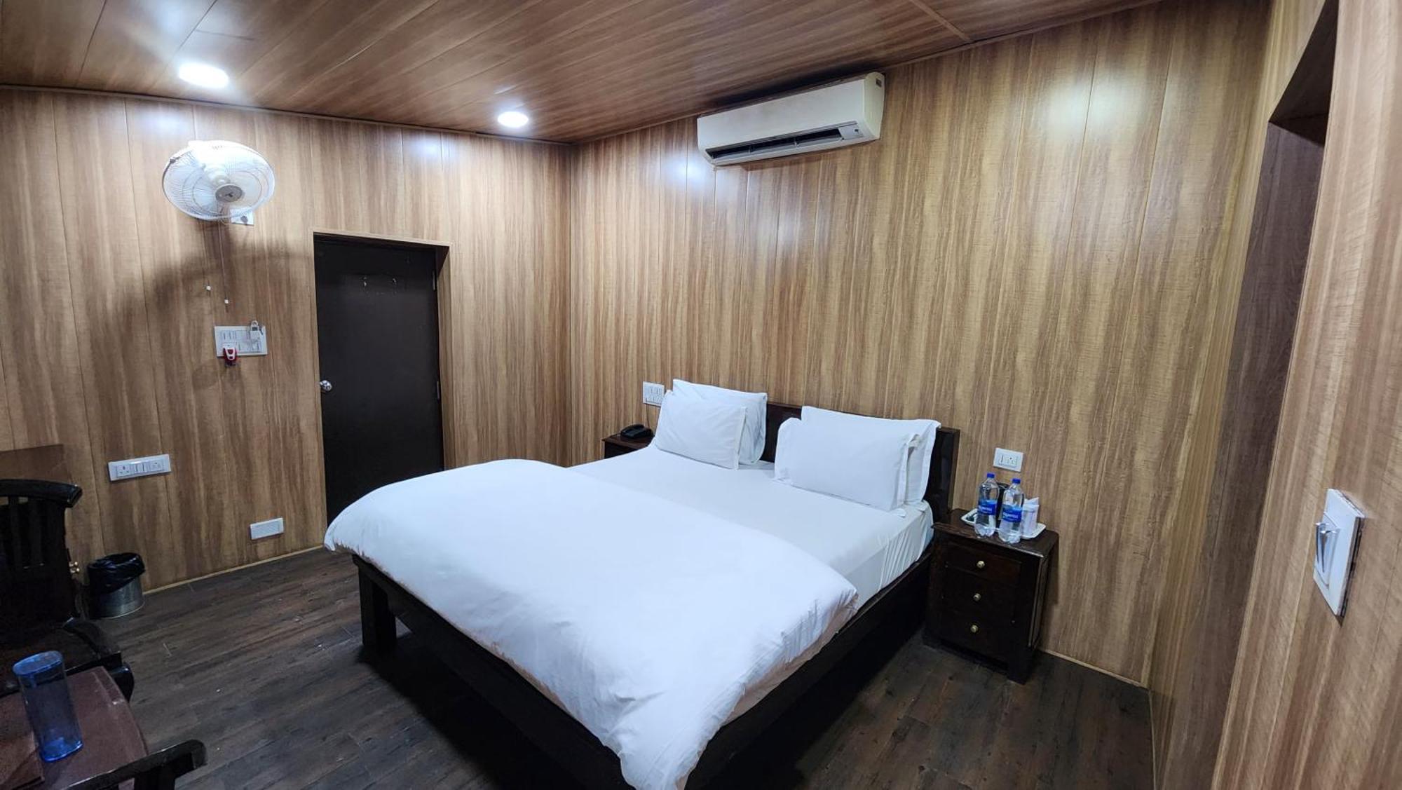 Hill 'N' You - A Boutique Garden Resort Mount Abu Exterior photo