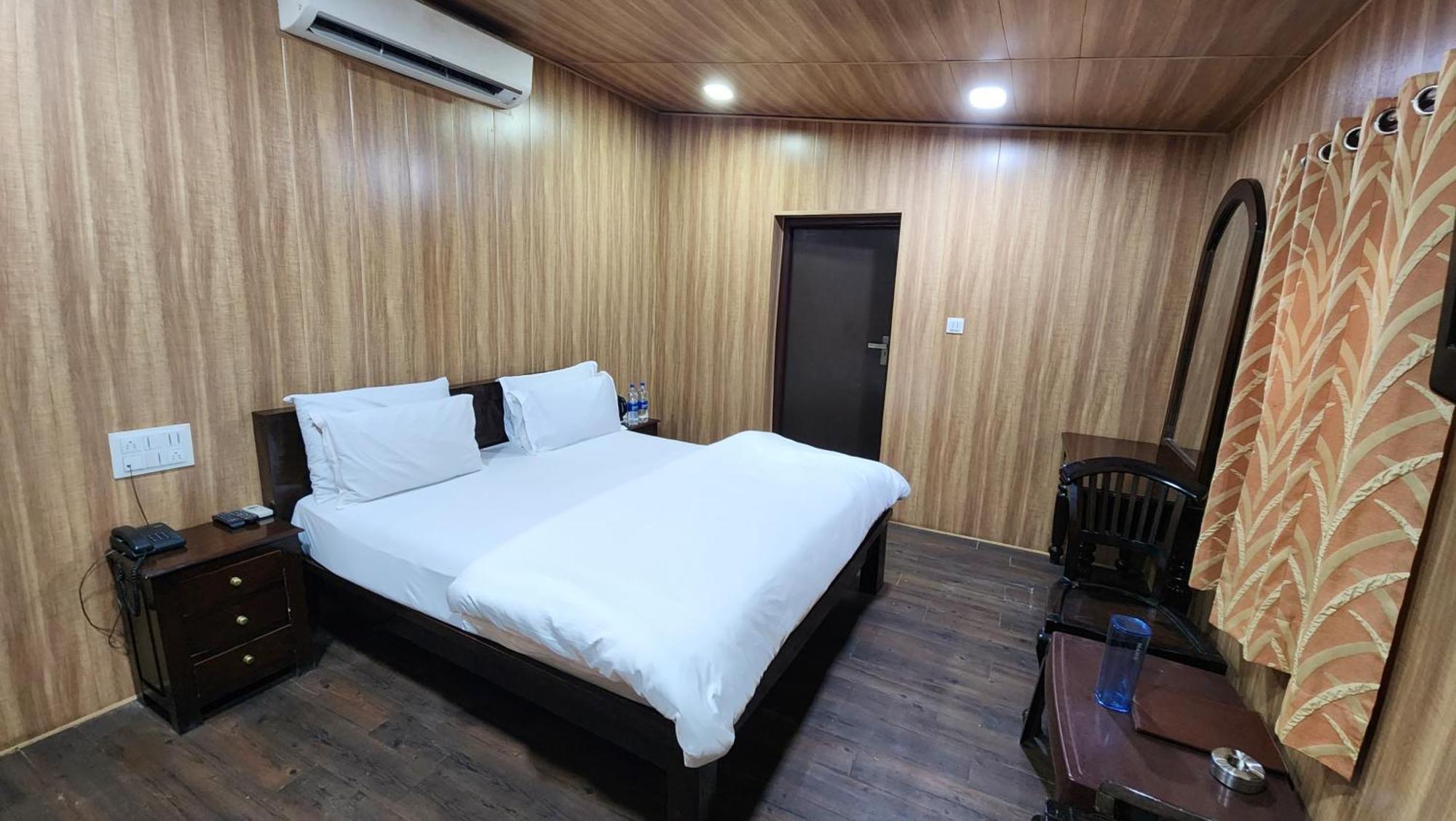 Hill 'N' You - A Boutique Garden Resort Mount Abu Exterior photo