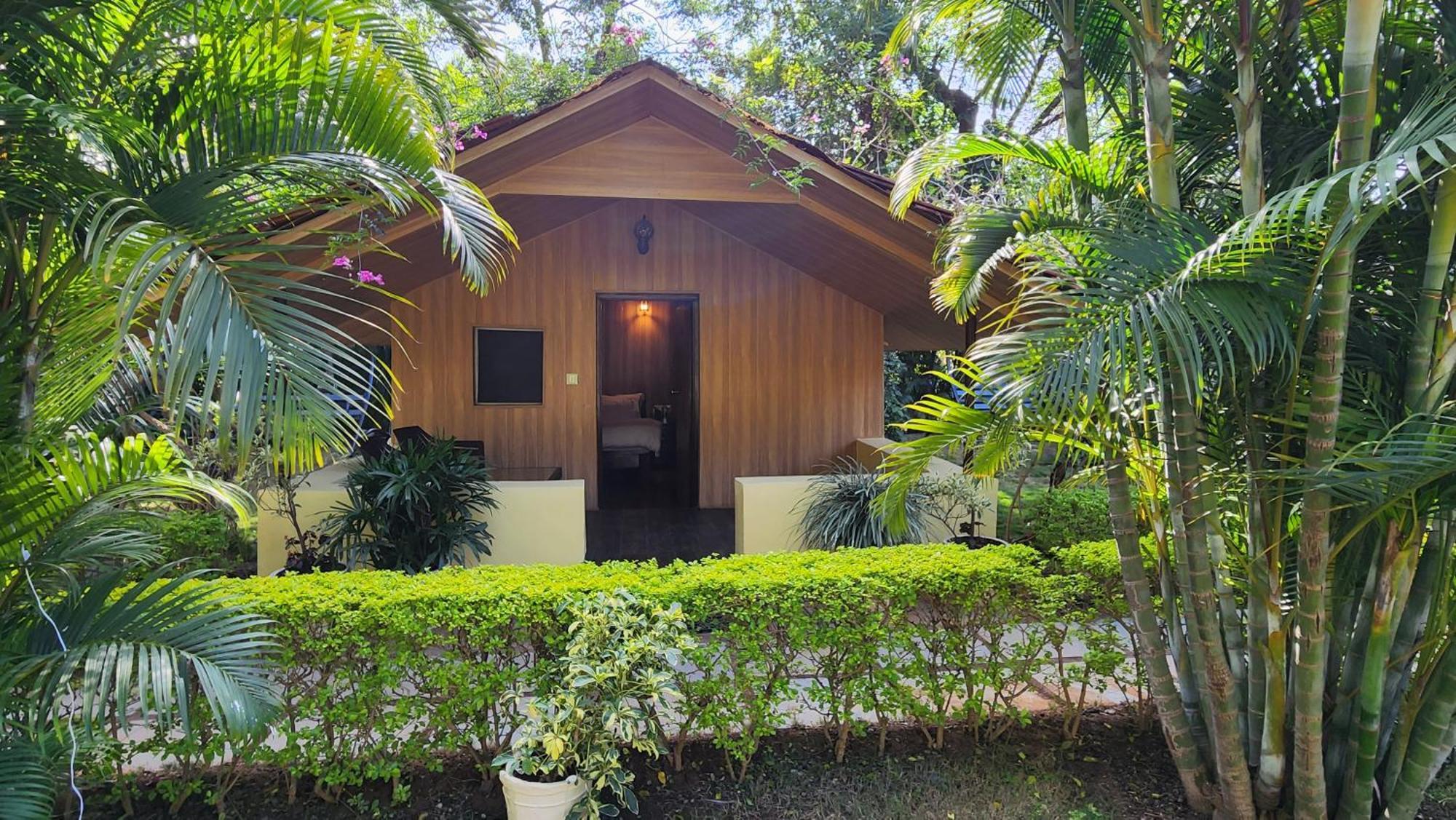 Hill 'N' You - A Boutique Garden Resort Mount Abu Exterior photo